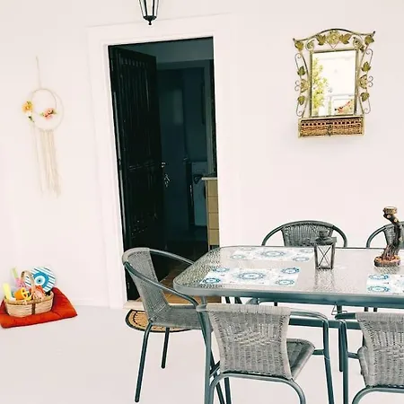 House With Garden In Holiday home *