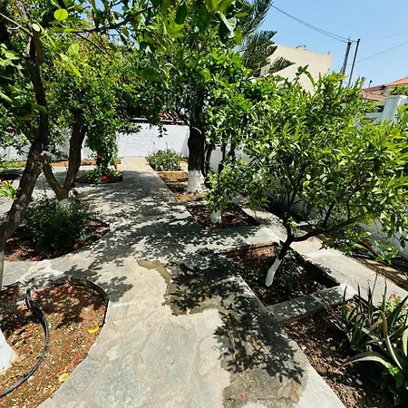 House With Garden In Loutsa * Artemida (Attica)